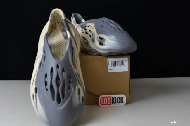 GV7904 Gray Adidas RNNR MXT Yeezy Foam Moon 0814